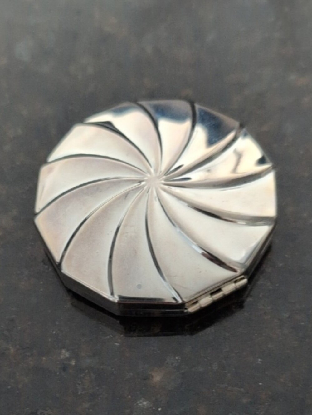 Compact Octagonal Silver Pocket Purse Mirror - Portable Travel Mirror - Picture 7 of 8